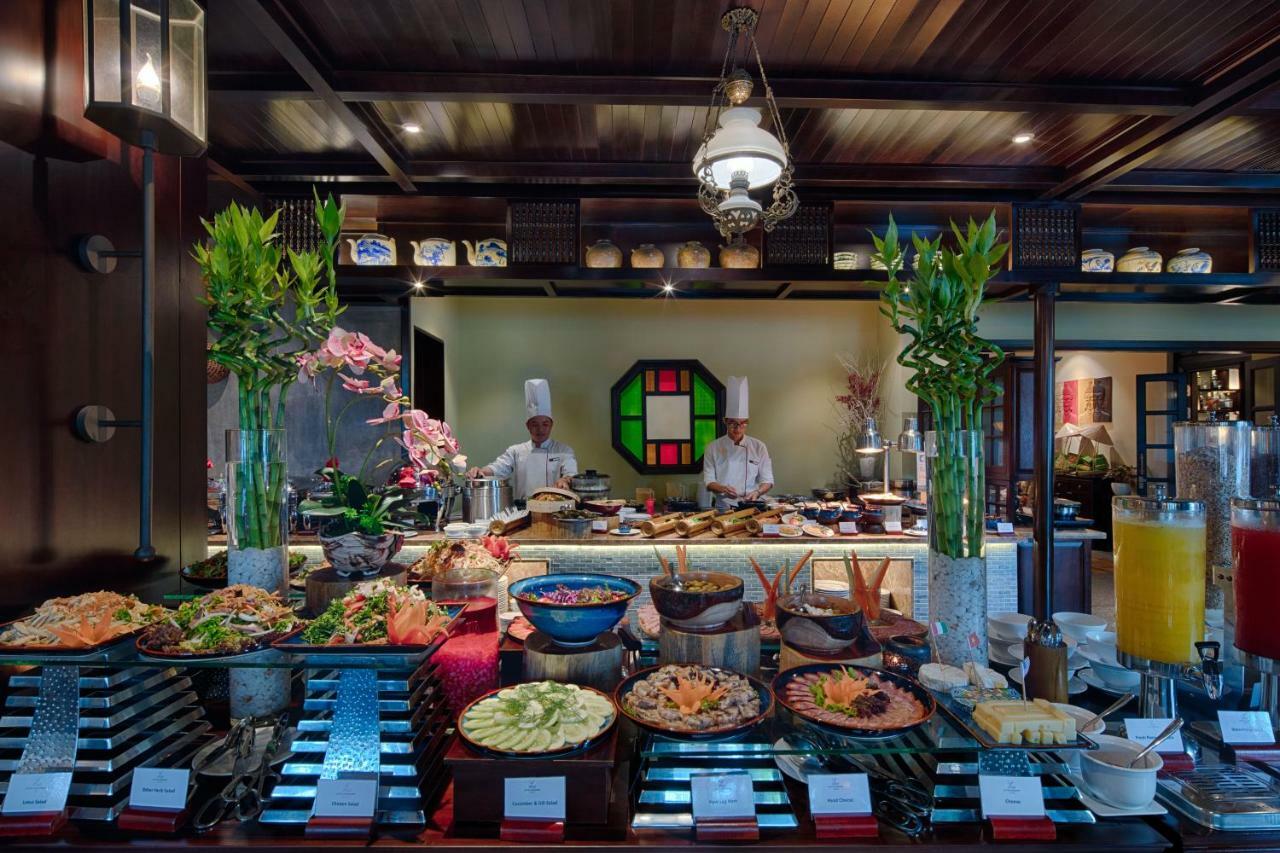 فندق وسبا ليتل ريفر سايد هوي آن – إيه ليتل بوتيك لوكس هوي ان المظهر الخارجي الصورة The buffet at the restaurant